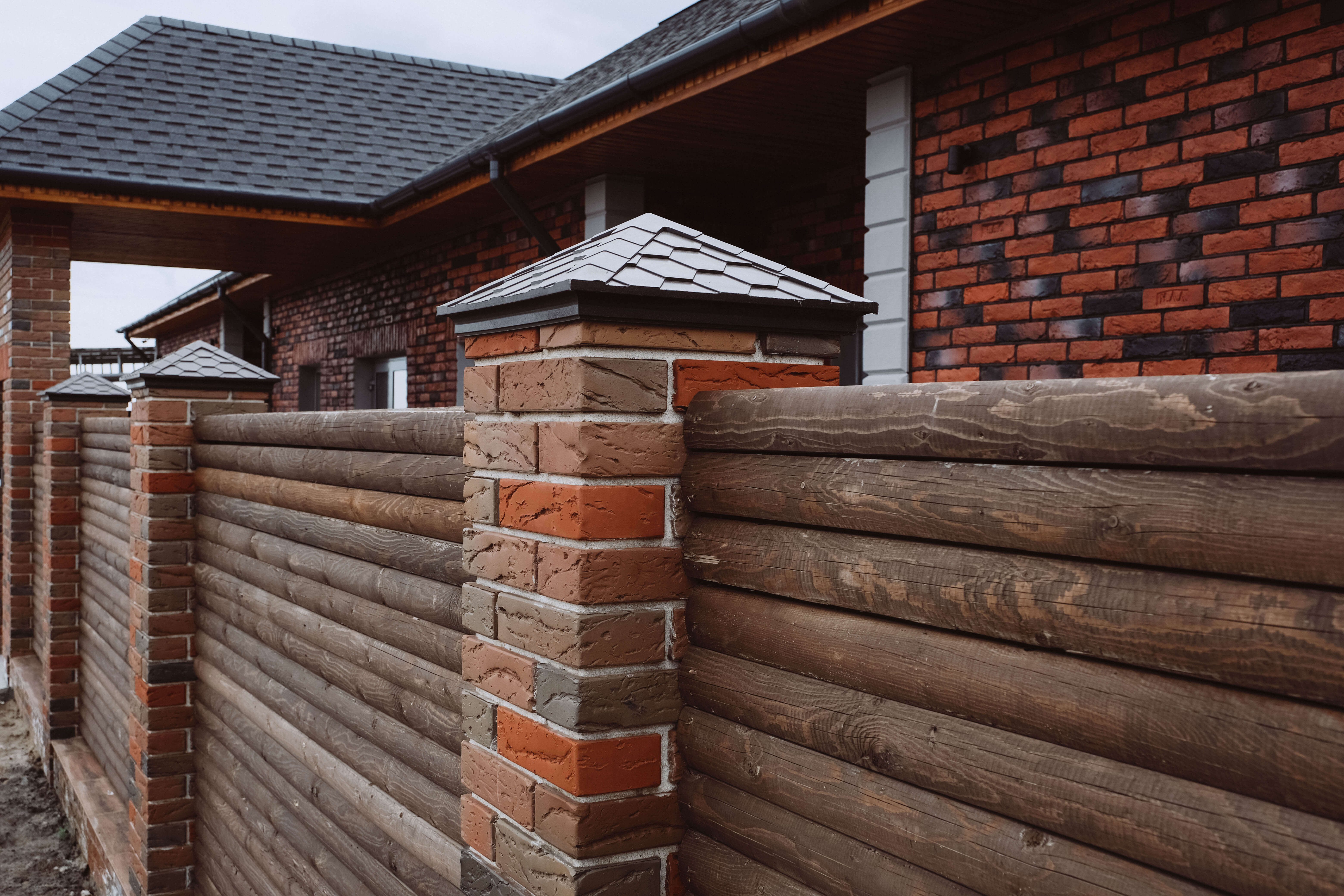 Колпак Zking Эверест Коричневый на столб 1.5х1.5 кирпича (390х390мм) в Тихорецке фото