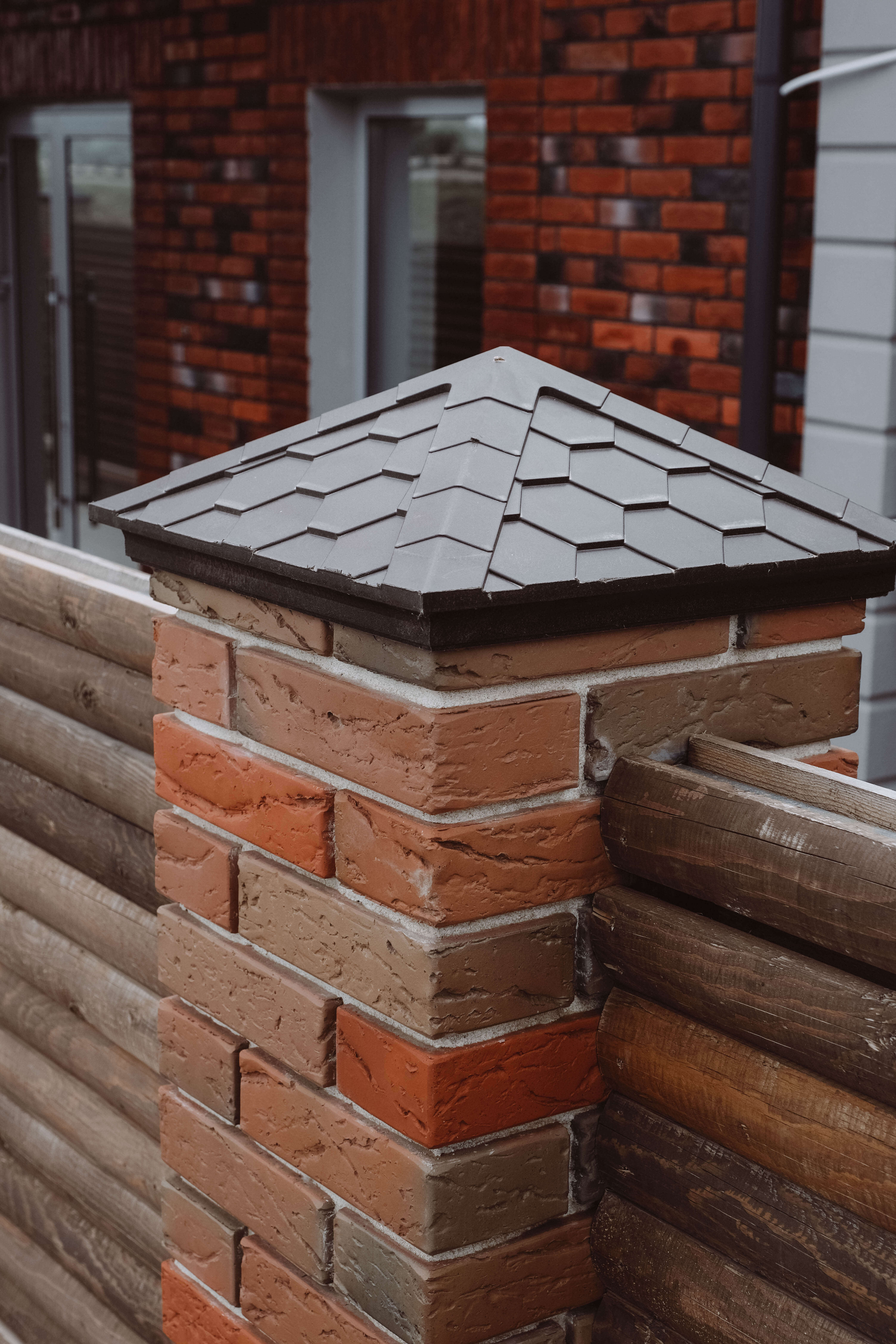 Колпак Zking Эверест Коричневый на столб 1.5х1.5 кирпича (390х390мм) в Тихорецке фото