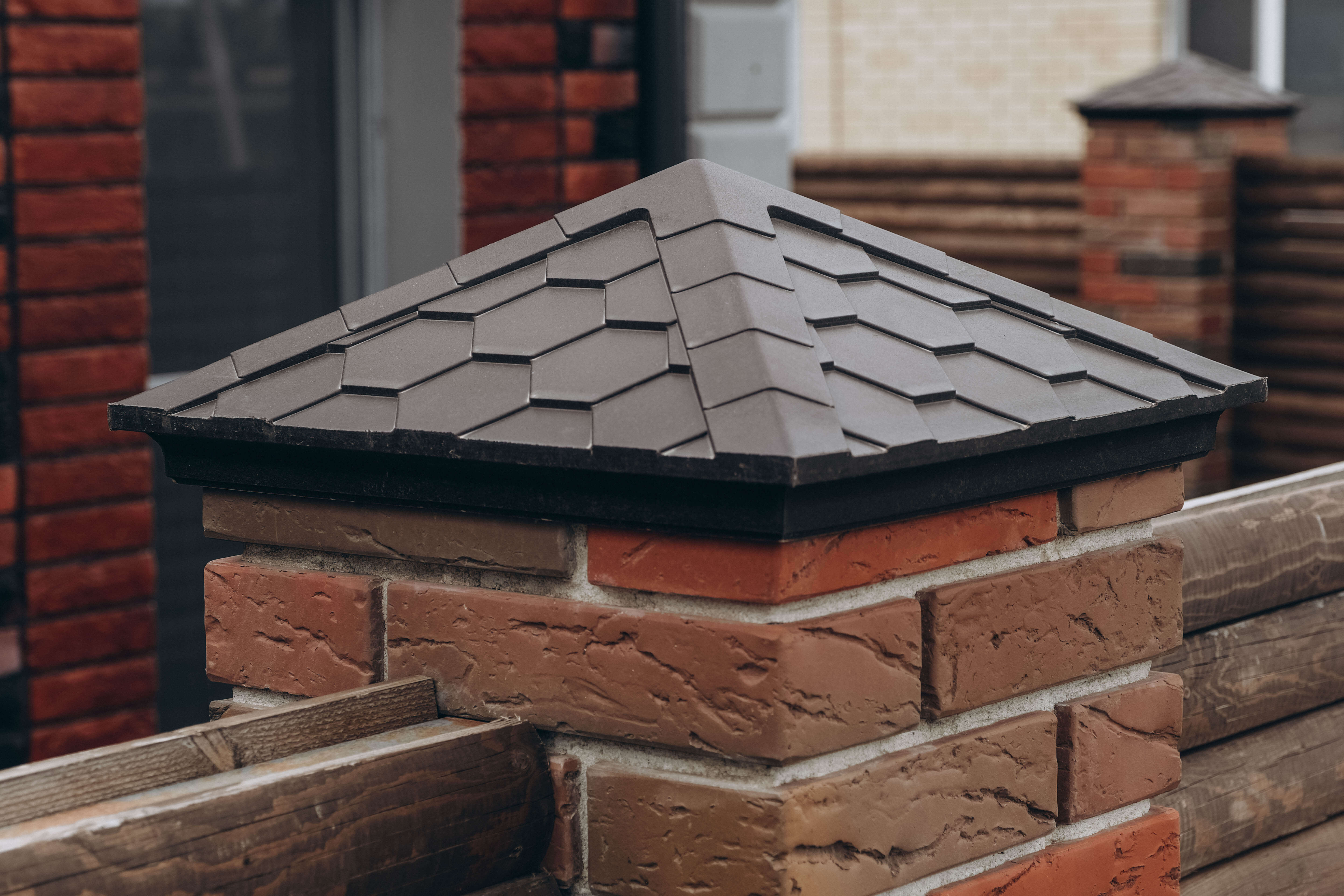 Колпак Zking Эверест Коричневый на столб 1.5х1.5 кирпича (390х390мм) в Тихорецке фото